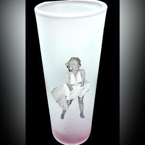 Marilyn Monroe Shot Glass Its not true that I had nothing on, I had the radio on